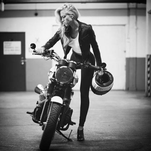 Triumph Bikes adult photos