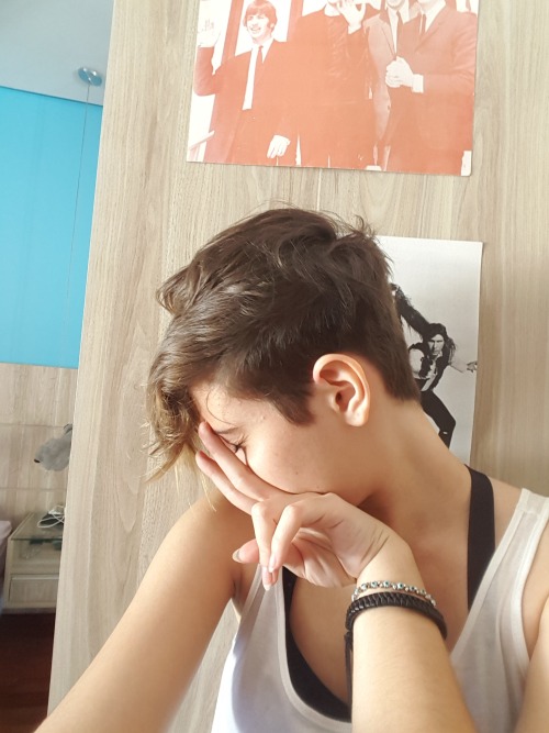 clockwork-condition:FINALLY I GOT THE HAIRCUT I WANTED im so happy with the result!!!!! aaaaa