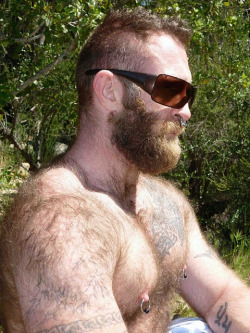 lovehairybushgdl:  Love furry dudes 😀😀😝😝