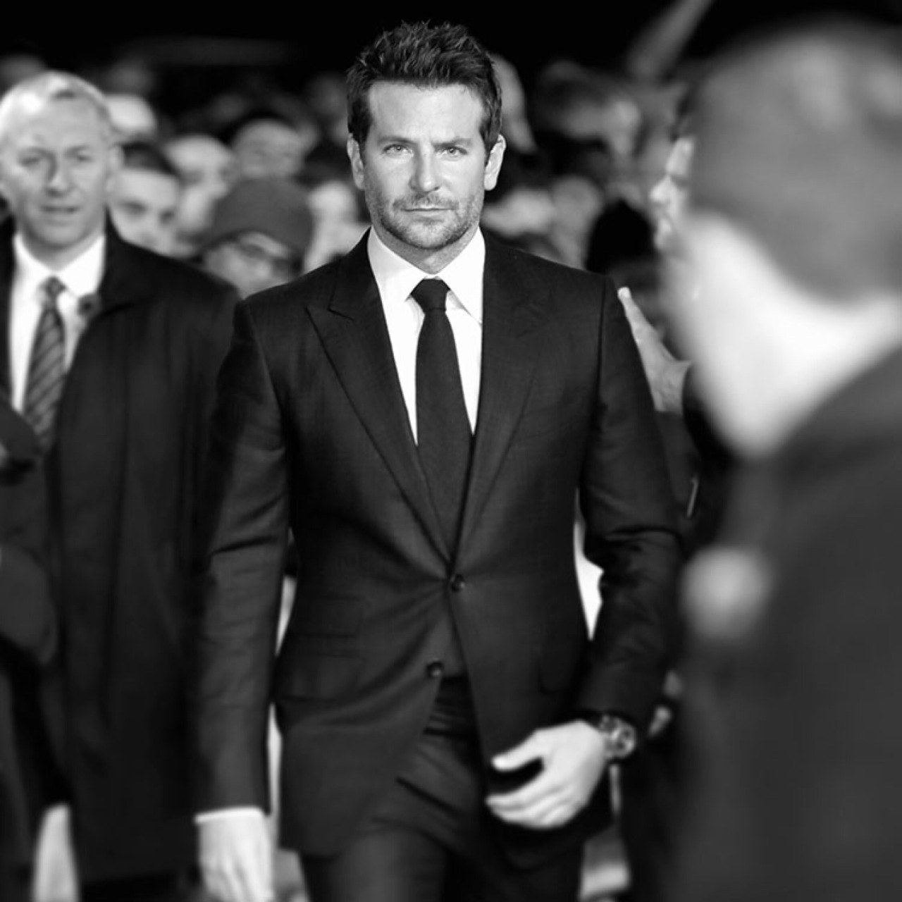 TOM FORD - Bradley Cooper in a TOM FORD Navy Blue Prince of...