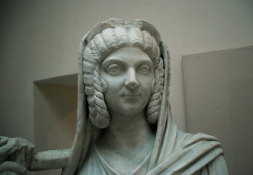 myglyptothek:Statue of Julia Domna as Ceres. From porticus of the Fountain of the lamp, Ostia (1939)