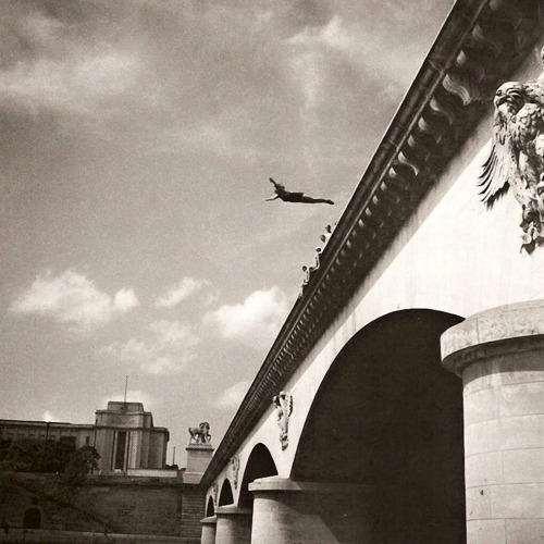 Porn photo Plongeon du pont Iéna, Paris, 1960’s.