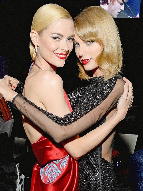forgethowhemoved:  taylorswift I love that you’re so honest to yourself and to your friends. This an amazing story of a girl who had 1 or 2 friends (who are amazing and beautiful) to a girl who has an entire “squad”. You’re very, very lucky.
