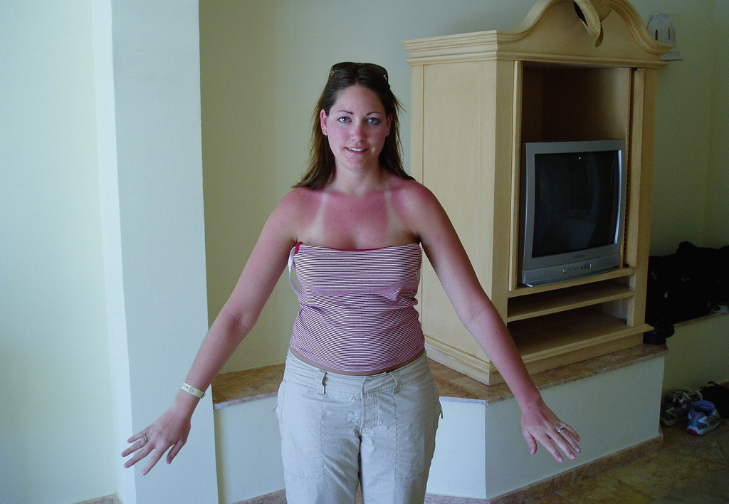onlyamateuruploadedphotos:  bobvy:  A HOT WIFE that LOVES to PLAY!!  free movie clips here! and hot