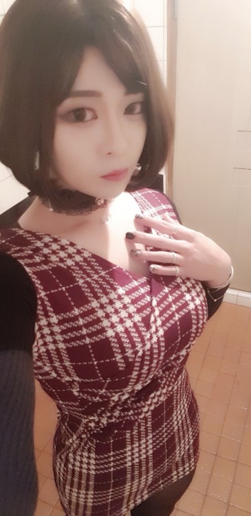 lovelyhsr: 넘추워서 옷갈아입음ㅋㅋ 여름 원피스 안녕…