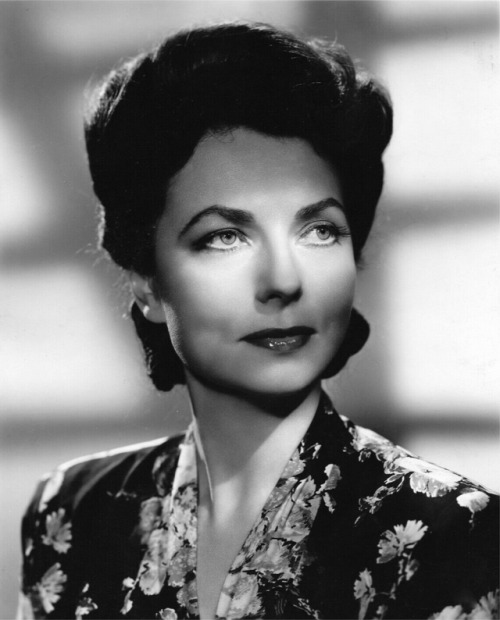 Agnes Moorehead 1943