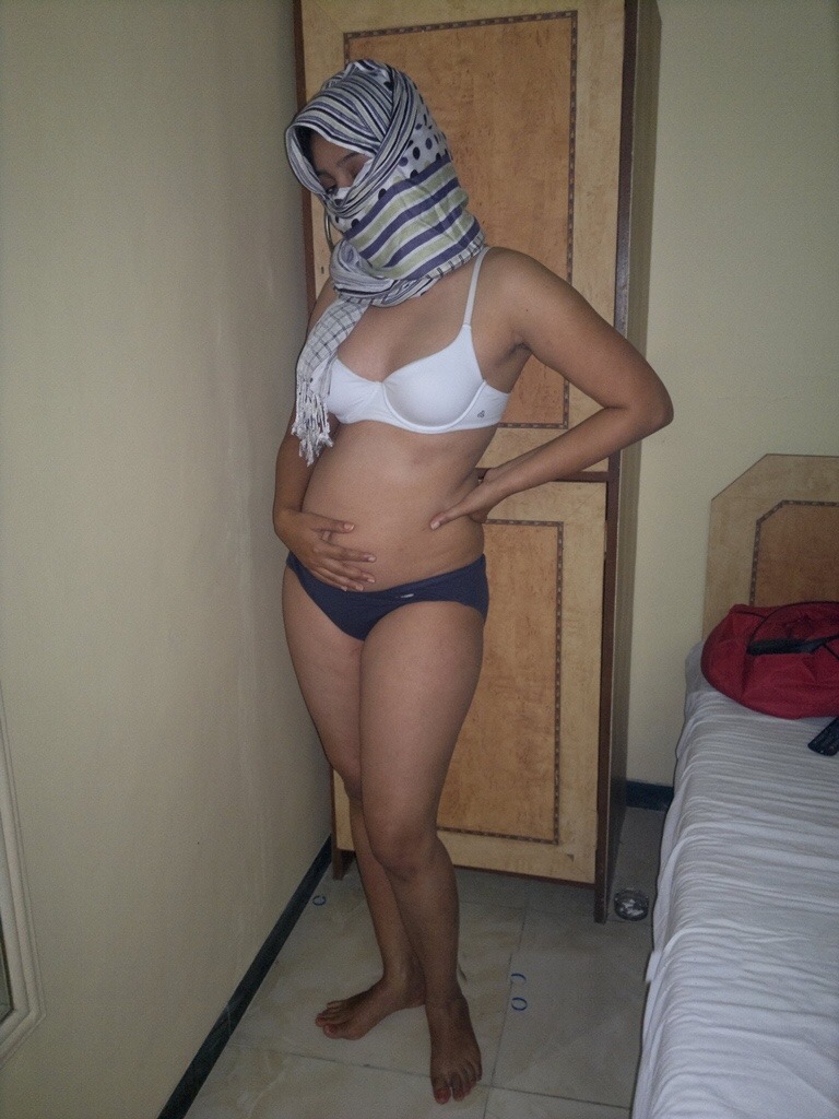 prythm:  DESI SMART Bhabhi - This Bhabhi is really smart. She knew that someday her