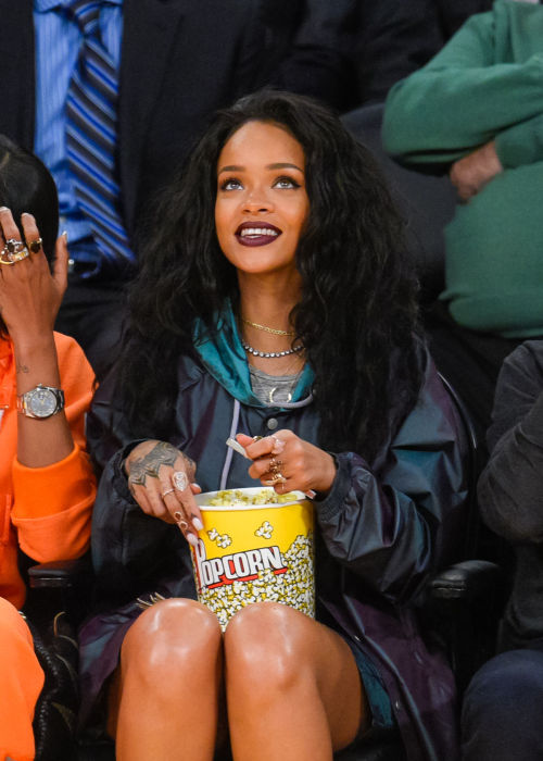 tuileries:  aesthetic: rihanna courtside at basketball games