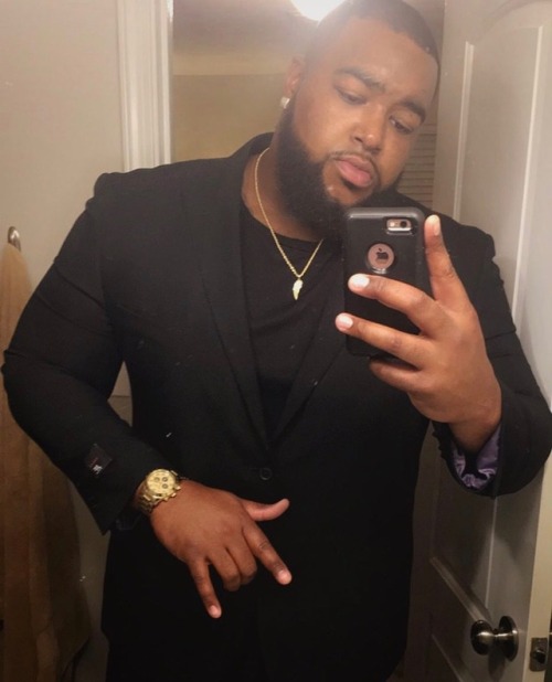 plutoworldsblog: BIG BOYS GET IT POPPIN TOOO He so fine