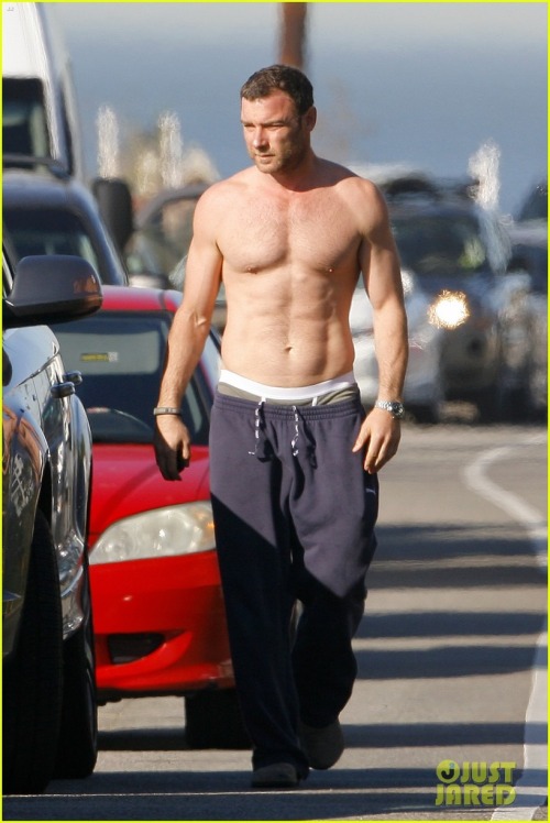 byo-dk–celebs:  Name: Liev Schreiber  Country: USA  Famous For: Actor, Producer, Director  —————————————————  Click to see more of my stuff: Main | Spycams | Celebs Funny | Videos | Selfies