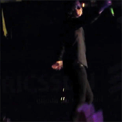 jeffazoffs:  Harry rocking around during Better Than Words   
