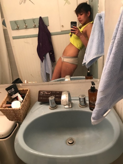 badlapdances: All on the same day. Worship me, guys