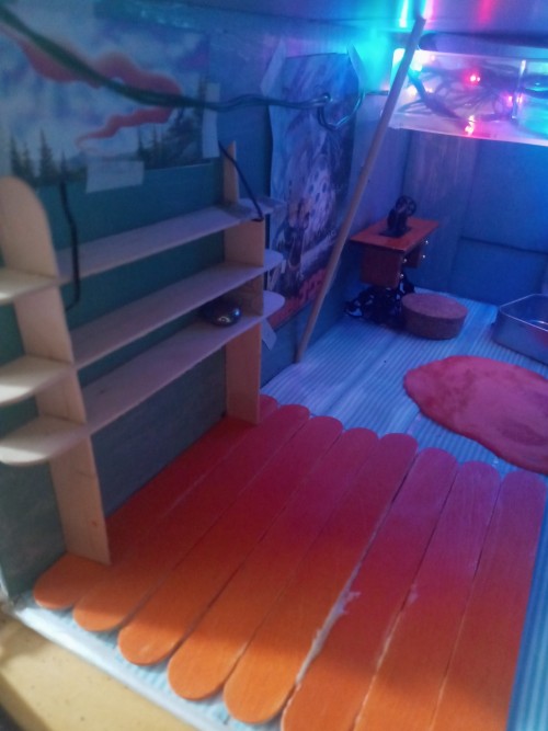 The Bedroom For My Worm Onion.
