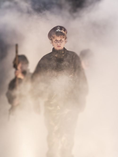 gentleherald:shakespearenews:Michelle Terry as Henry V; photo by Johan Persson@oldshrewsburyian @ske