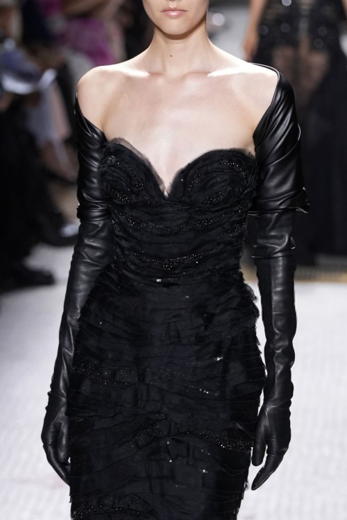 ELIE SAAB Couture Fall/Winter 2024if You Want To Support This Blog Consider Donating To:ko-fi.com/fashionrunways