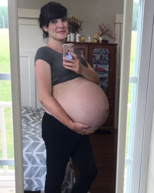 emptyhead424: Her (via text): Yoo Hoo  Him (via text): Holy belly. I see you every day and I swear y