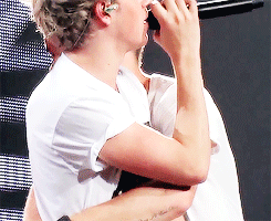 niamrockme:  x   Super creep :)