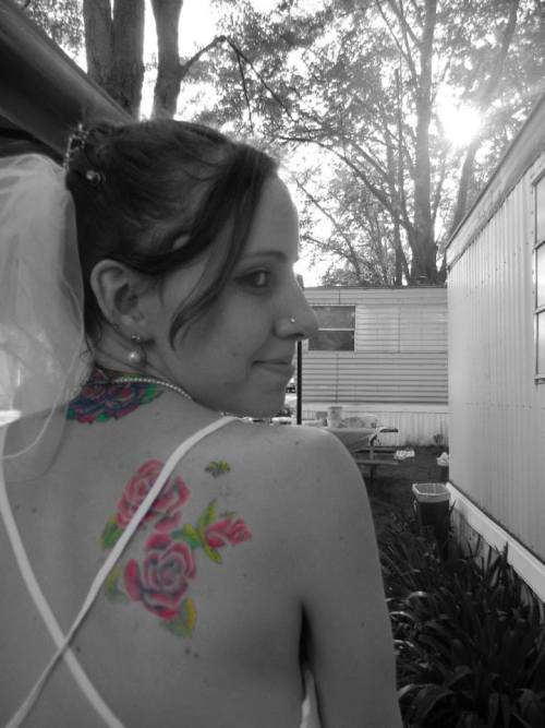 twistedfocusphotos: A bride who embraces her tattoos. In my opinion, one of the prettiest sights to 