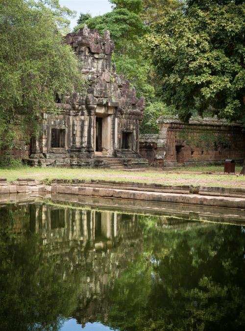 Phimeanakas pond, Angkor, Cambodia, photo by Kevin Standage, more at https://kevinstandagephotograph