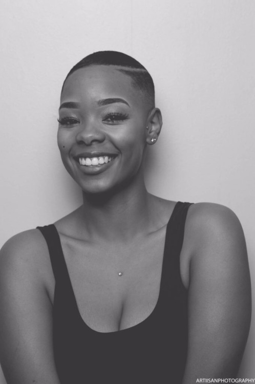 bryantsupreme:  myfluffypuffs:  IG: ChamoisFaith (photo credit)  That fade so lit and cute on her