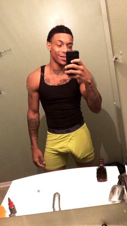 thekandyfactory: 💕 Jamal 💕 This mf so damn fine but I’ve heard from a few ppl now that he on the DL 😩 