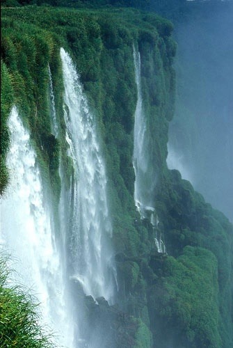 waterfallslove:  Lovely Iquazu Falls. South Waterfalls Love