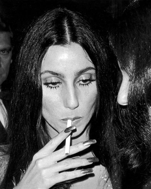 colecciones:Cher at Costume Institute Gala, Metropolitan Museum of Art, 1974. Photo by  Ron Galella.