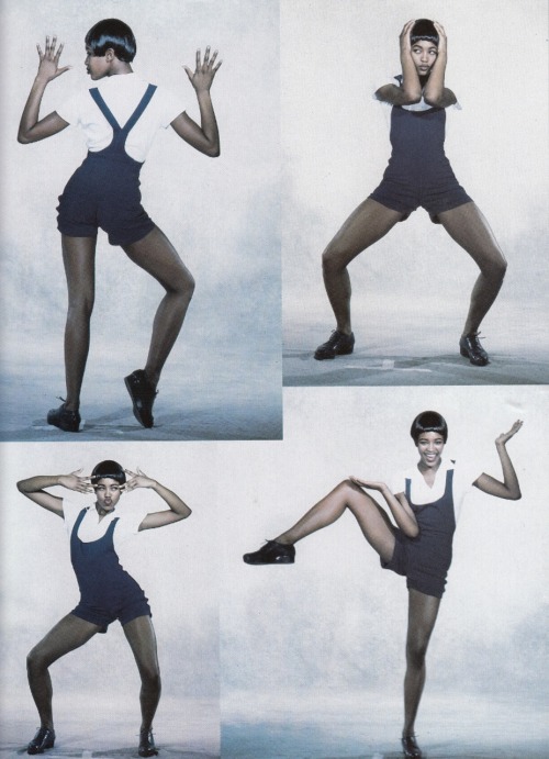 saloandseverine:  Vogue Paris February 1989, Mon Coeur Est A PapaNaomi Campbell by Peter Lindbergh 