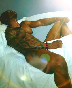 black-mens-skin:  The archive:http://black-mens-skin.tumblr.com/archive