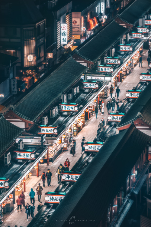 ‘Nakamise Dori Shopping Street’If you like this image follow my instagram: https://www.instagram.com