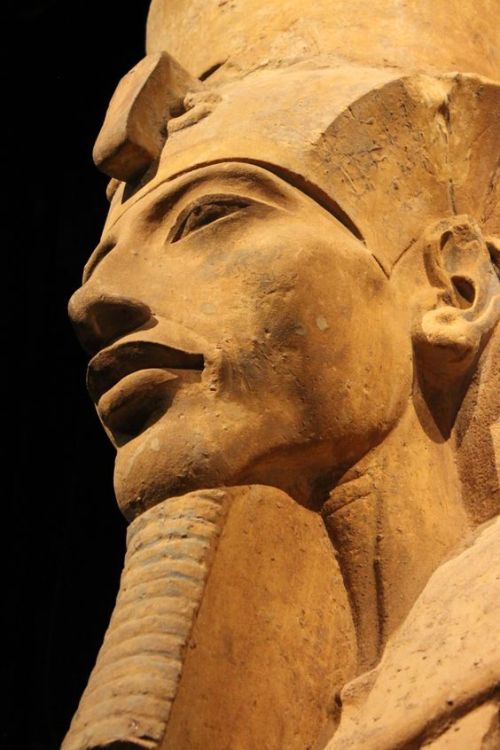 marmarinos:Egyptian bust of Pharaoh Akhenaten, dated to the mid 14th century BCE. Sandstone. Current