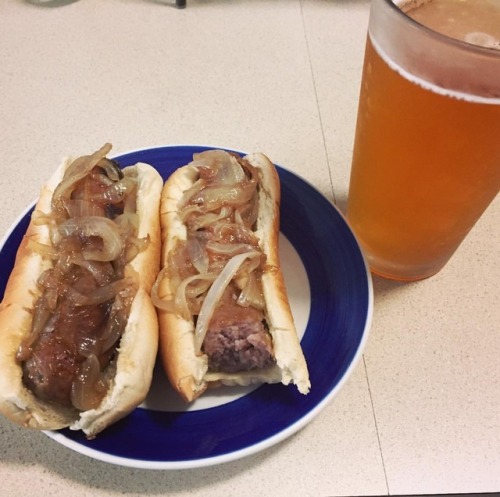 #bratwurst dogs w/ #DrPepper caramelized onions. Washing it done with #Shiner #beer Berliner Weisse