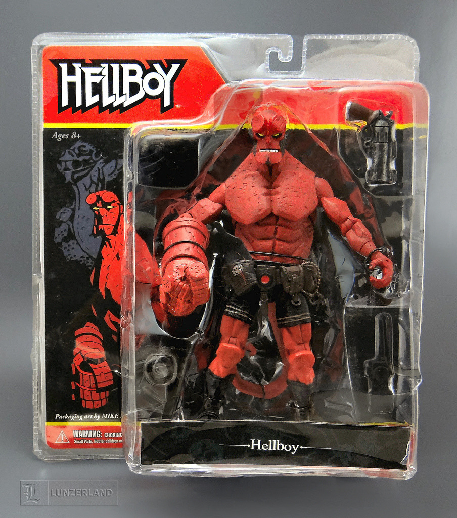 geek-art:  #geekart Gorgeous custom by Wetworks on a Hellboy Mezco figure ! http://www.geek-art.net/wetworks-hellboy-figure-custom/