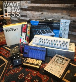 waveformless:  New stuff in at Waveformless!! Come check it out and grab some small synths to round out your collection… #waveformless #synthshop #synth #analogsynth #bigsounds  (at Waveformless)