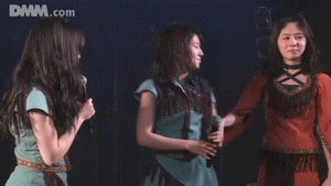 ayaka can’t hold herself when she is near yuiri lol.mainly because the last gifs were about yuiri’s BD