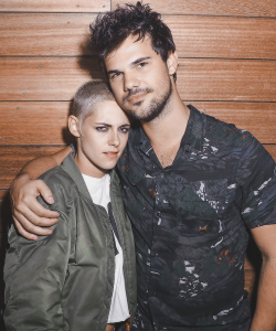 Ashbzo:  Kristen Stewart &Amp;Amp; Taylor Lautner At Moschino After Party In Hollywood.