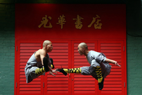 taichiclothinguniforms:  Shaolin Kung Fu is walking towards the world.If you are