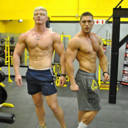musclemen-glasses:  James Heslop on the right 