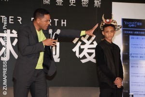 elizziebeth:iamjacks-completelack-ofsurprise:Will Smith embarrassing Jaden has got to be one of my a