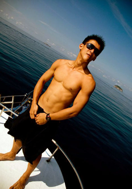 yumyumasianhunks:  yum yum Asian hunks. check out my blog