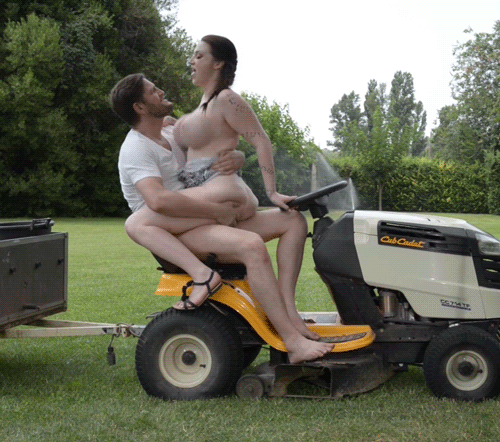 cravingscot:  Now that’s the type of break you take from yard work!!!!  follow 4 more