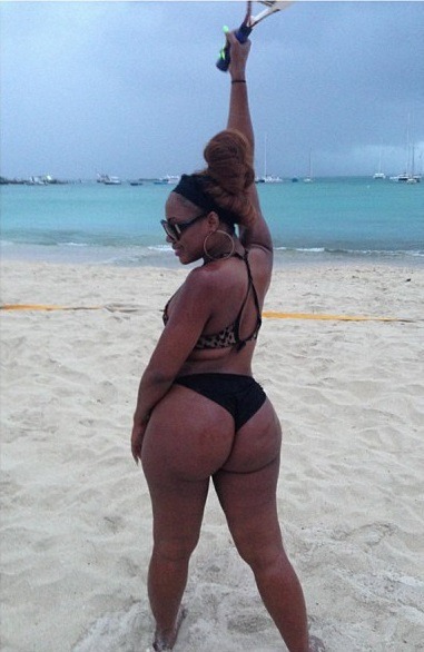 mustbetheass:  #Phat #Ebony #Beach #Booty #WCW #AssWednesday #PhatAss #TeamThick