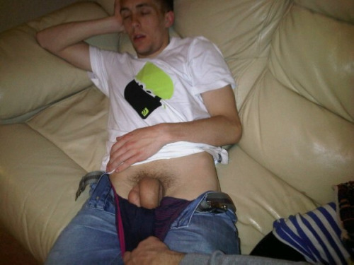 naked-straight-men:  http://ift.tt/1zCYSB4 - Straight men Going Gay…