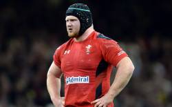 thebigbearcave:  bigblokes:  Samson Lee - Hot Welsh Prop  For RedFuzzyCub . omg that 2nd pic… 