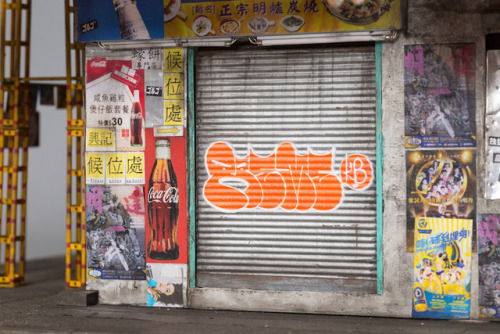 mymodernmet:Artist Creates Miniature Worlds Mimicking the Grit and Grime of Urban Architecture