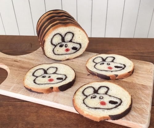 Japanese mum, Ran, bakes awesome breads inspired by her kid’s drawings!