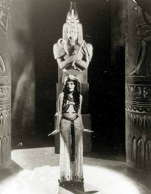 Zita Johann - The Mummy 1932