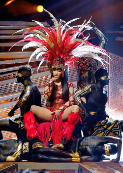 celebritiesofcolor:  Nicki Minaj performs at the 2015 MTV Video Music Awards 