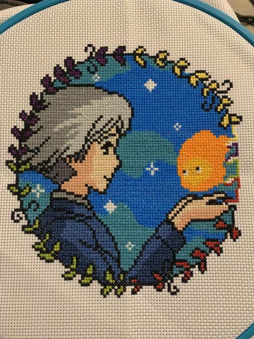 somediyprojects:Sophie and Calcifer stitched by Sampioni13. Pattern designed by HarpSealCr
