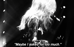 voguedots:“Maybe Taylor Swift is the problem?”